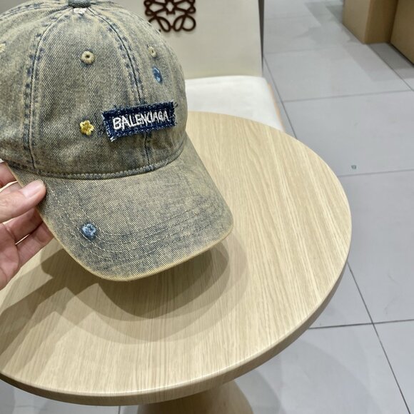 Balenciaga Hat - Picture 4 of 6